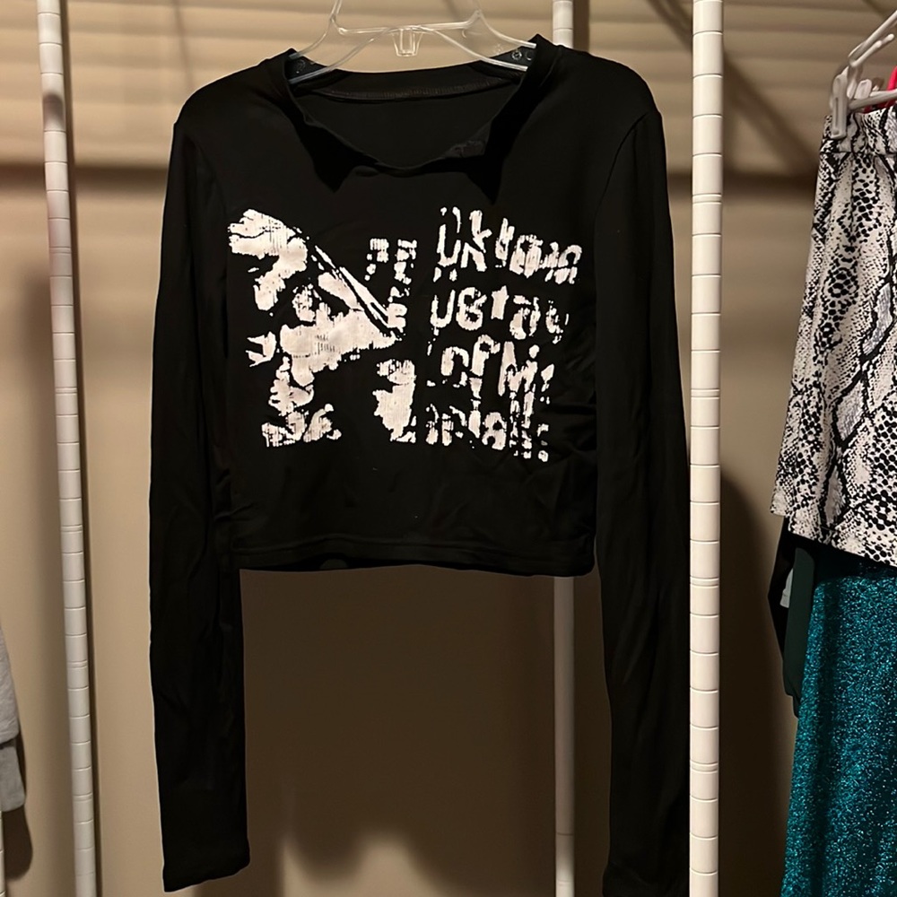 Long sleeve shirt black with white details